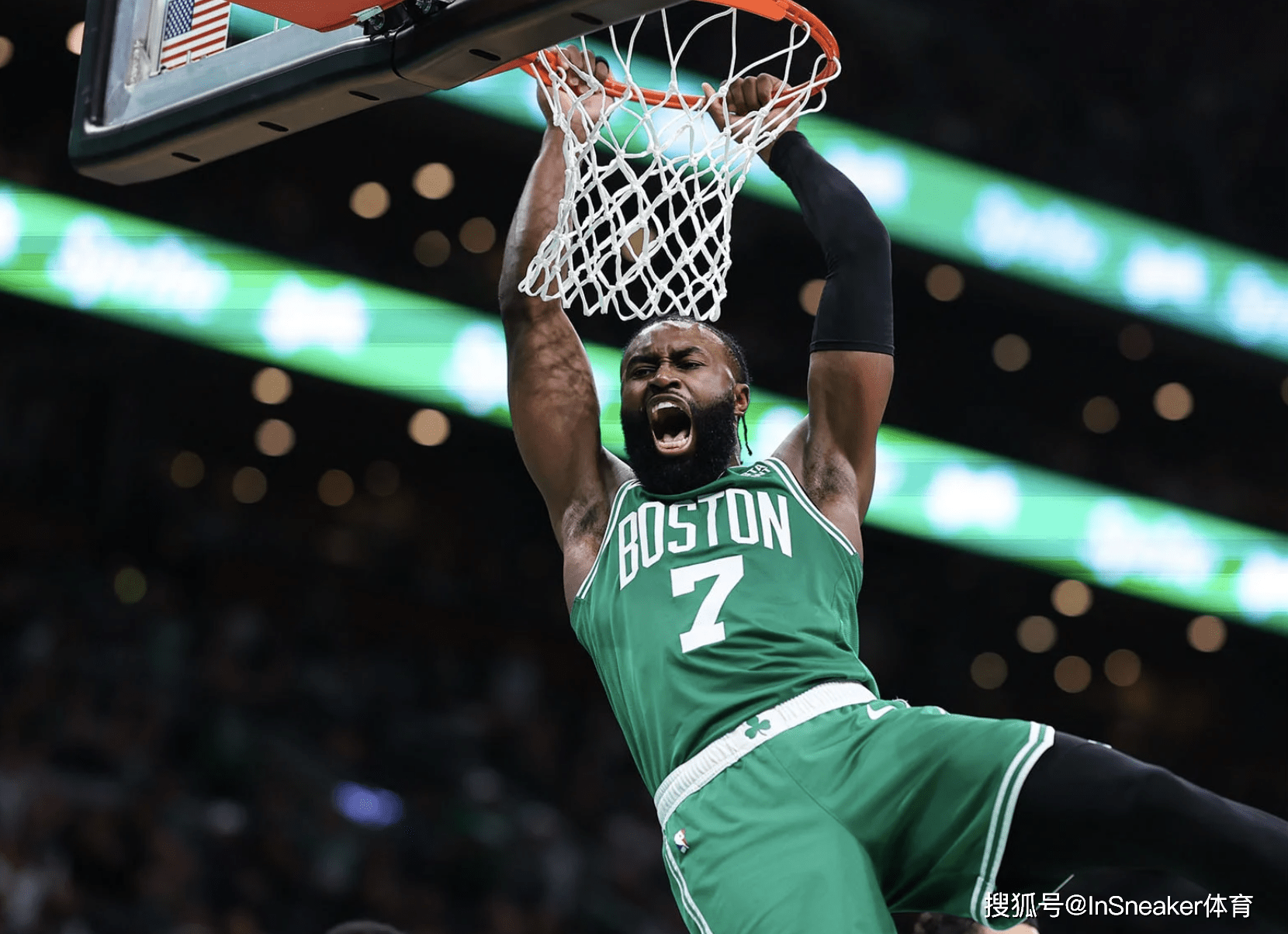 随着世界足 随着世界足